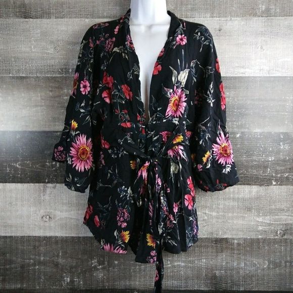 STOLEN HEARTS Black Floral Deep V Neck Romper M - Picture 2 of 6